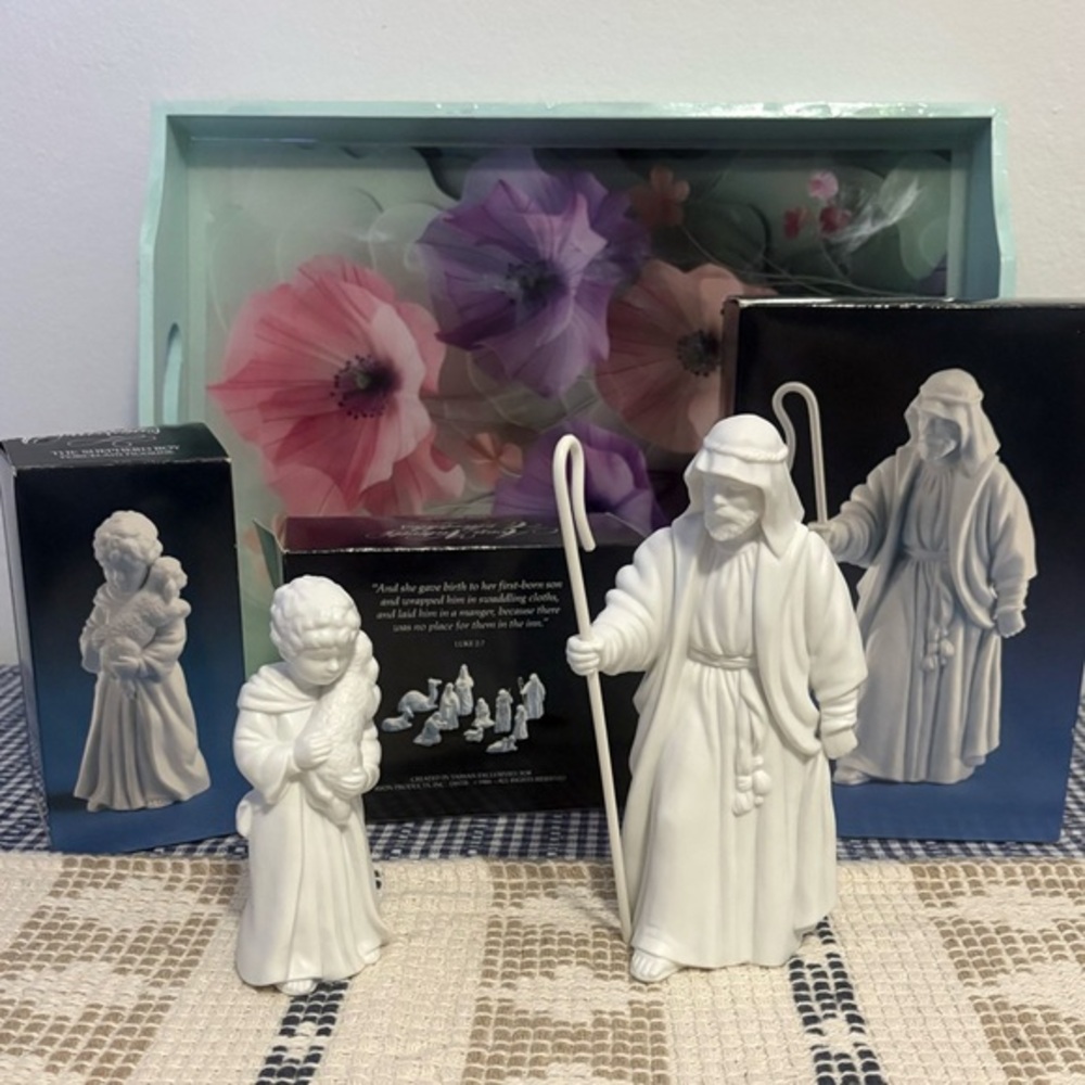 ❤️ Avon nativity collectibles shepherd and shepherd boy with lamb from 1983